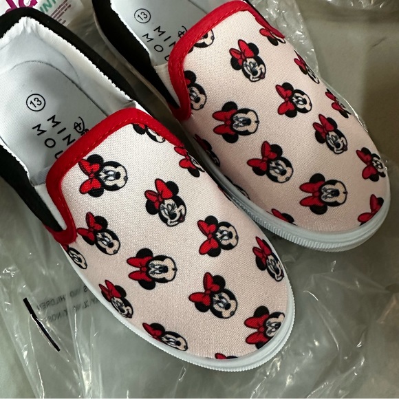 Kids Minnie Mouse slip on sneaker - Picture 2 of 4